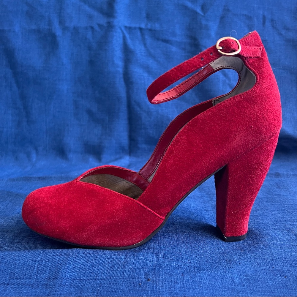 SEYCHELLES HERITAGE RED SUEDE ANKLE STRAP HEELS 9M